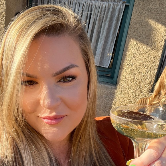 Meet your Posher, Mackenzie - Picture 7 of 7